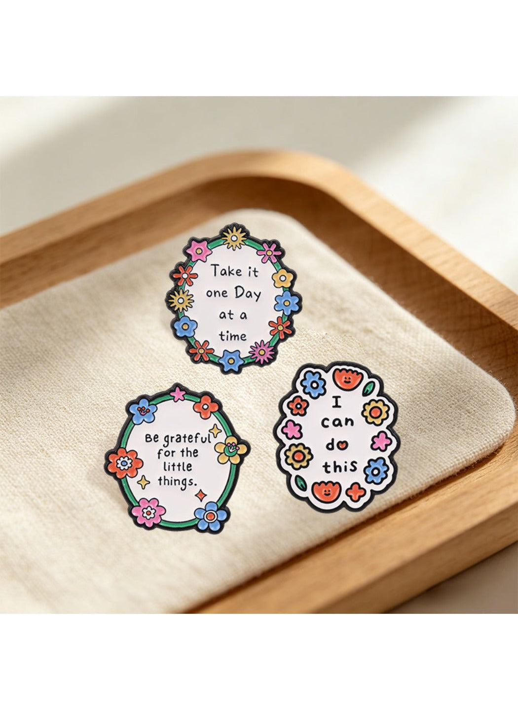 Pinori - Wreath Brooch Badge, Cute Cartoon Flower Wreath Pin