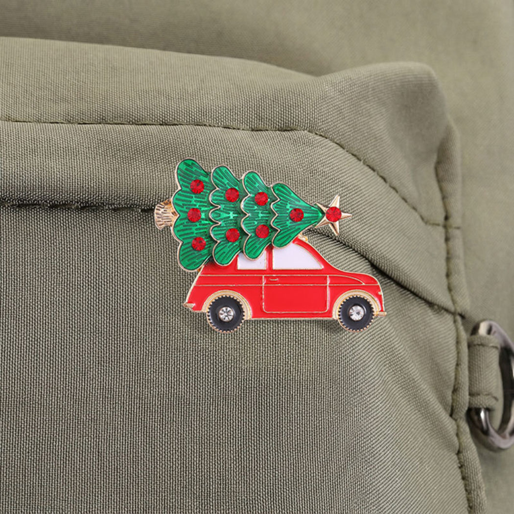 Pinori Christmas Car Enamel Pin