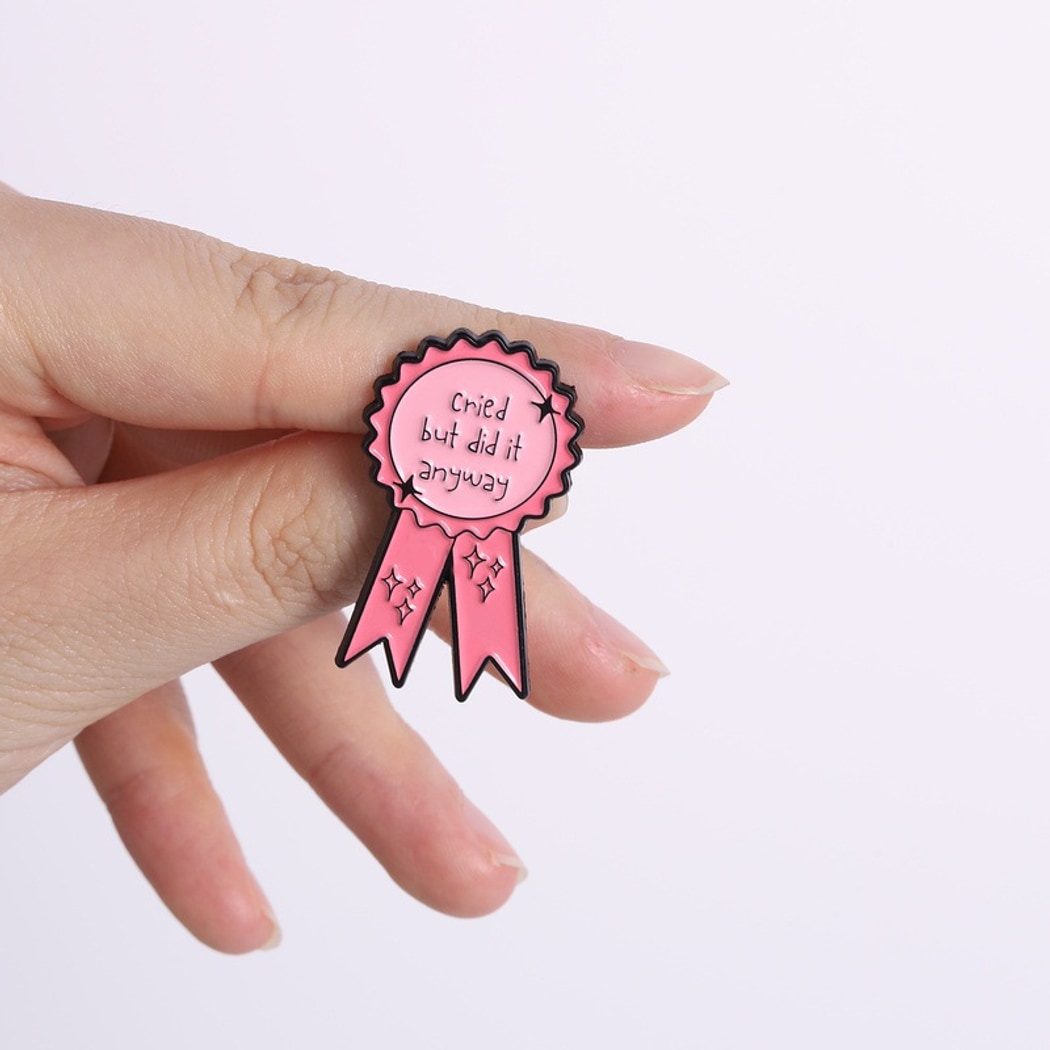 Pinori - Motivational Quote Medal Style Pin