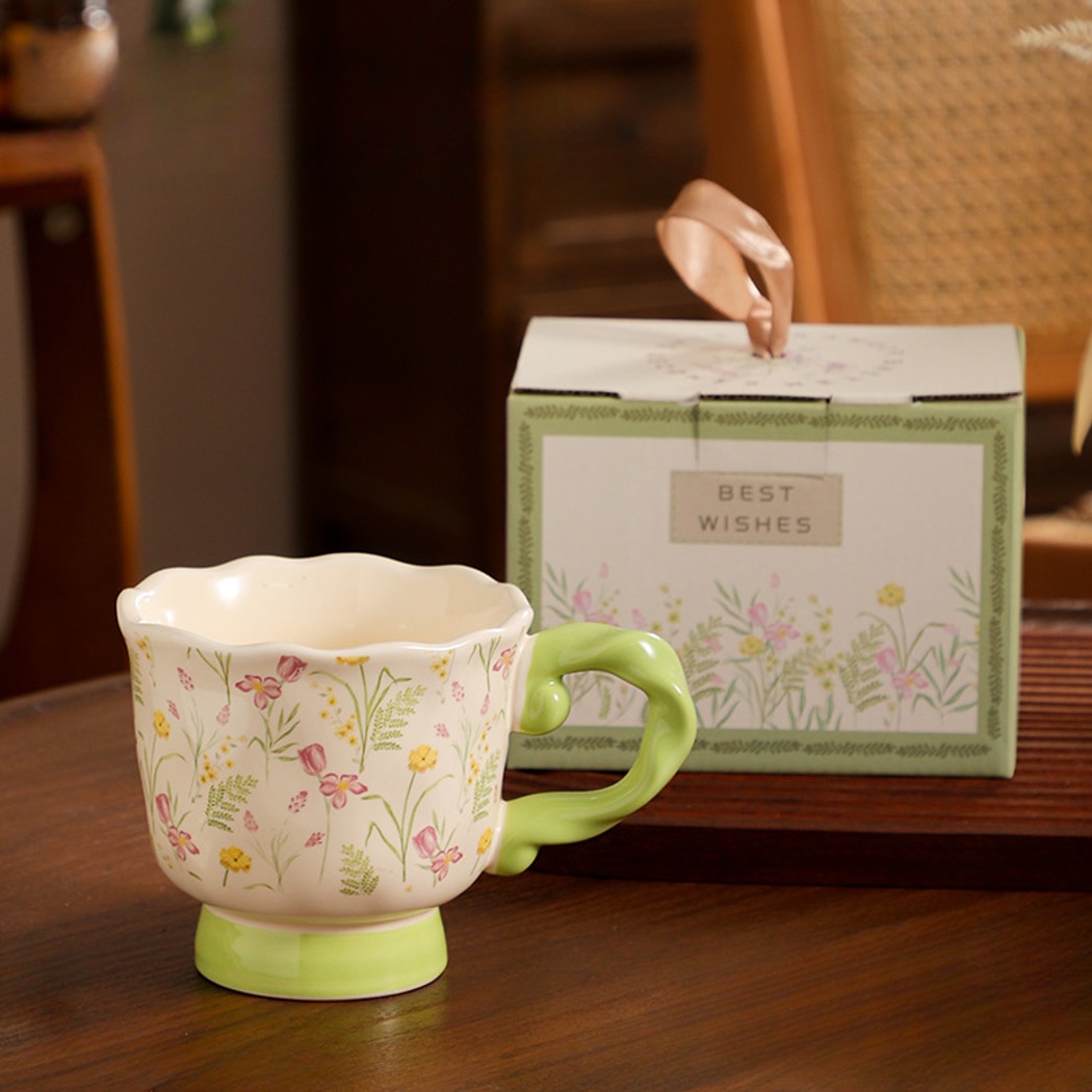 Mivora - Elegant Floral Pattern Coffee Mug