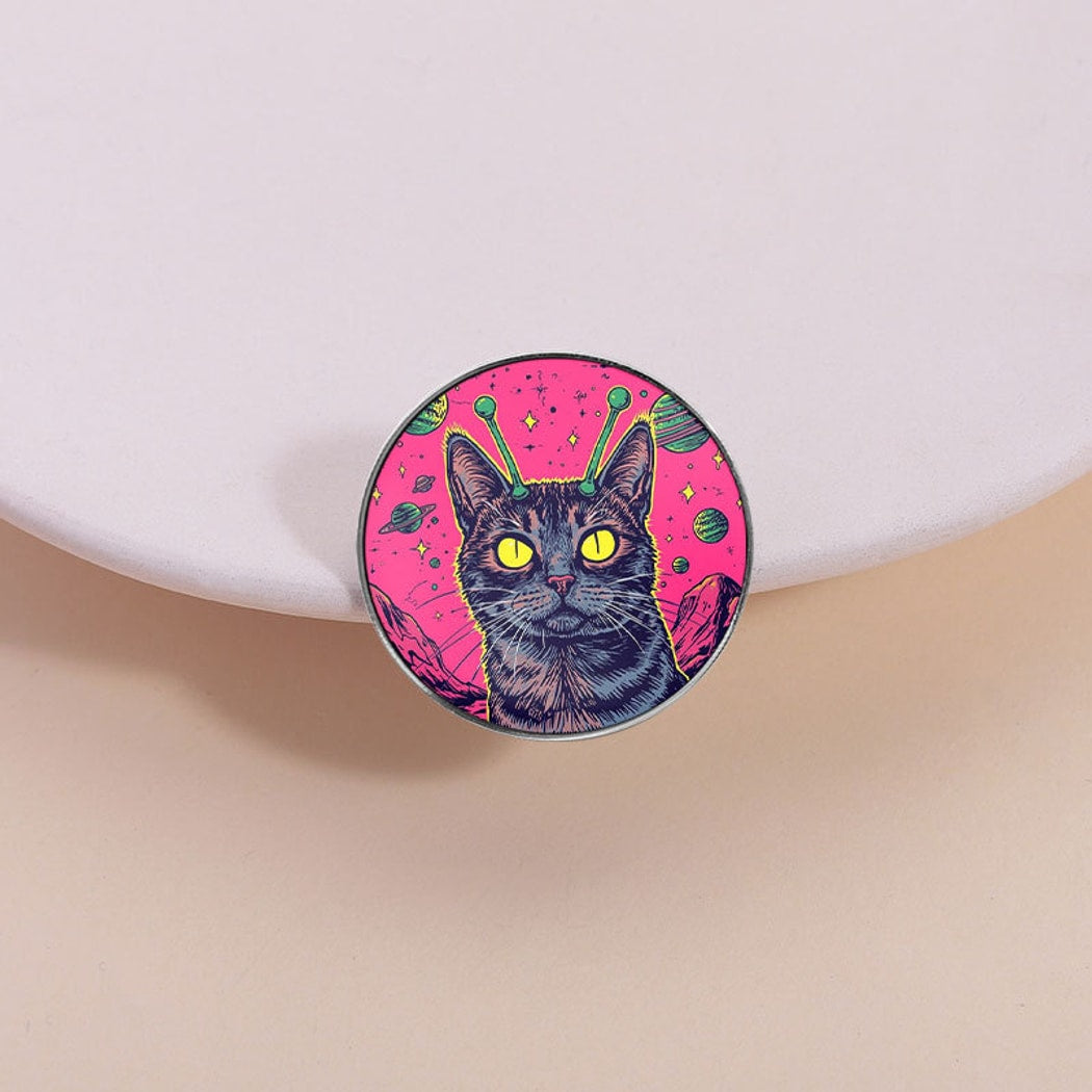 Pinori - Geometric Cat Motif Decorative Lapel Pin