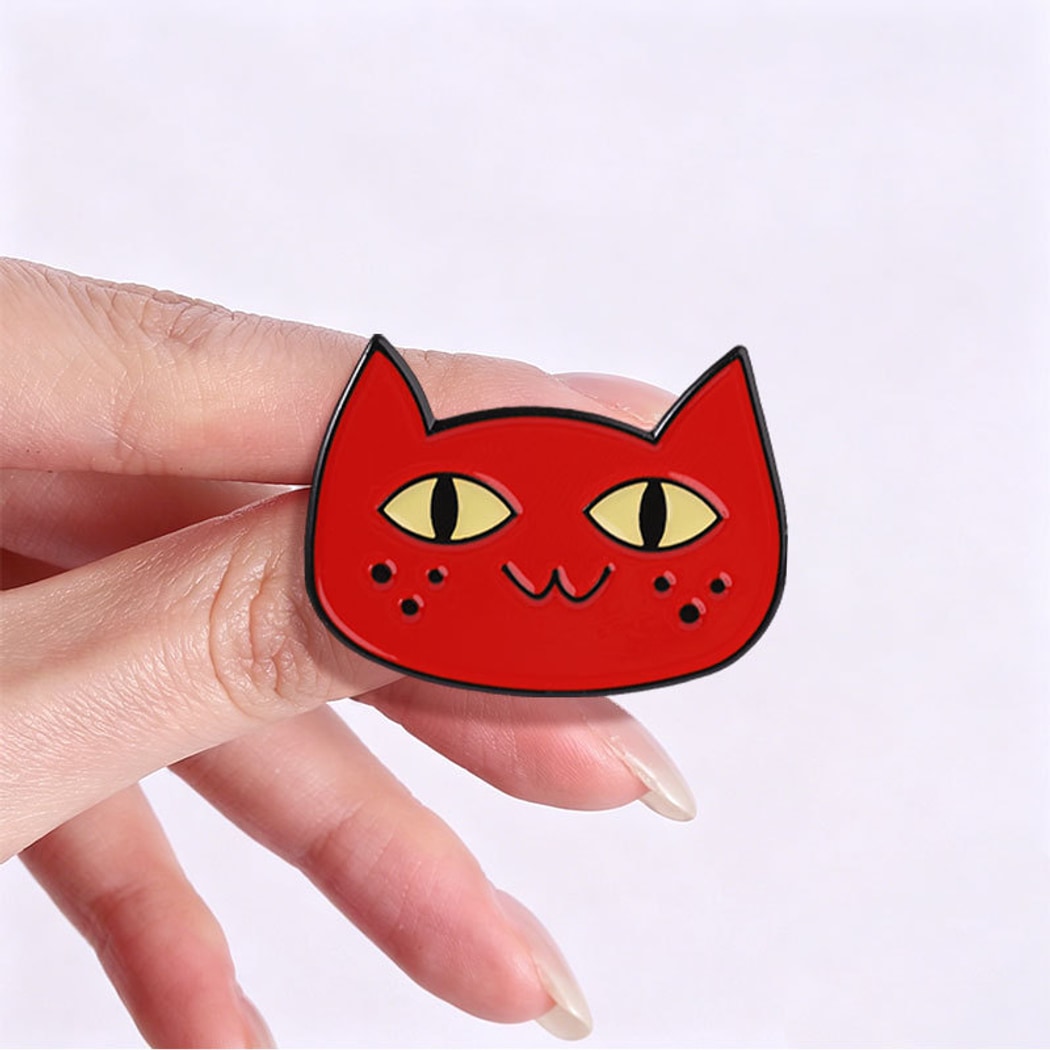 Pinori - Red Cat Face Enamel Animal Pin