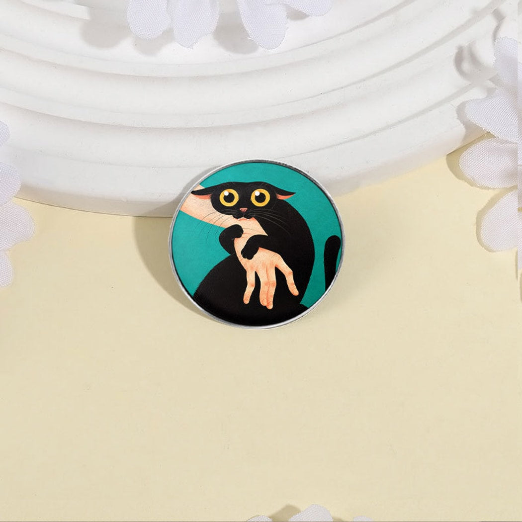 Pinori - Playful Graphic Round Decorative Brooch