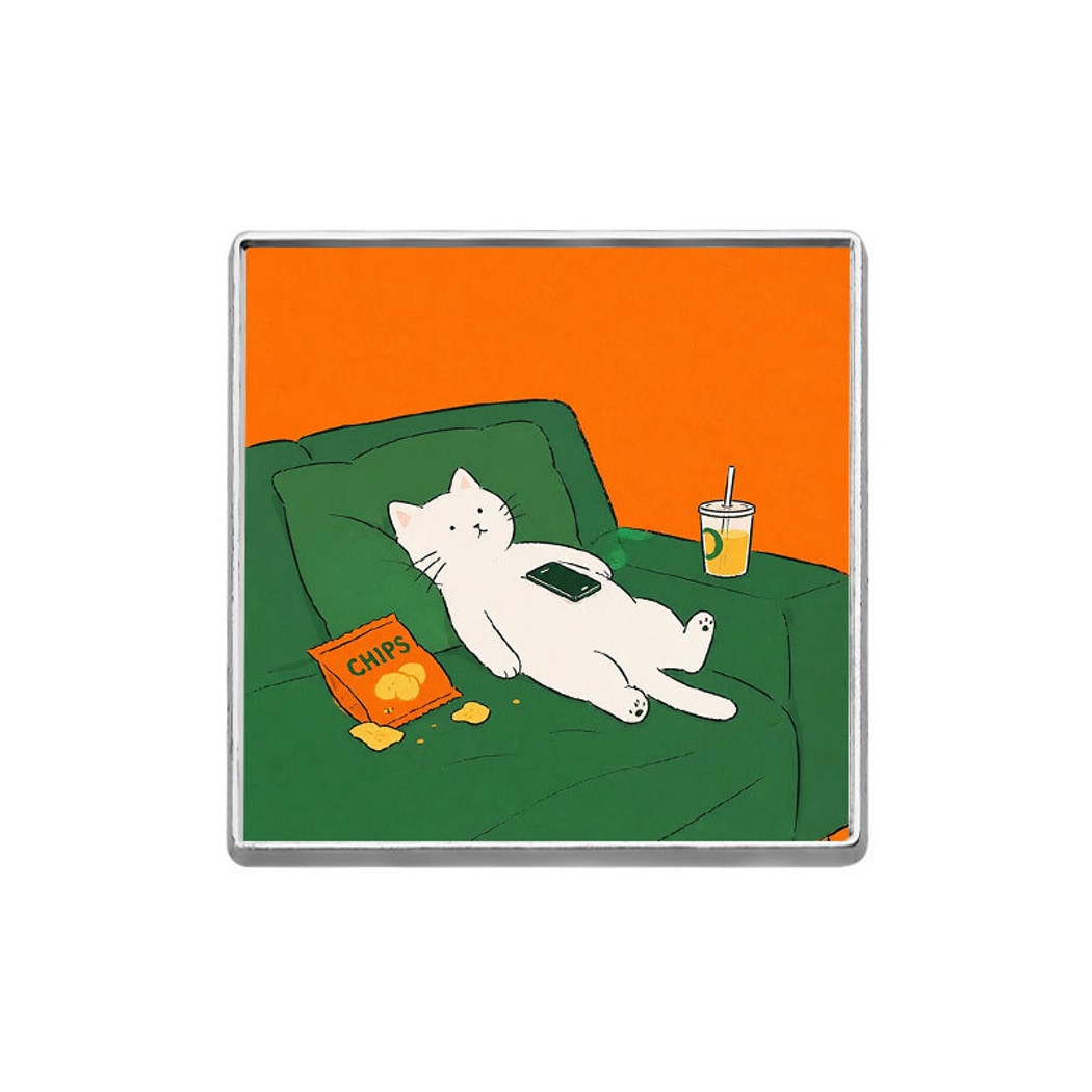 Pinori - Graphic Cat Illustration Pin