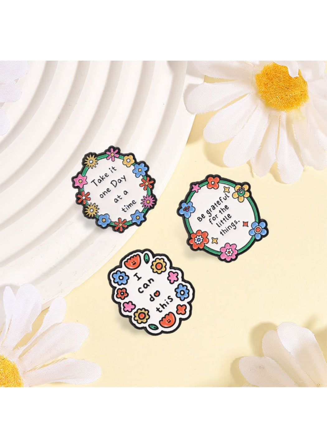Pinori - Wreath Brooch Badge, Cute Cartoon Flower Wreath Pin