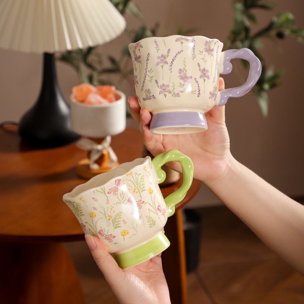 Mivora - Elegant Floral Pattern Coffee Mug