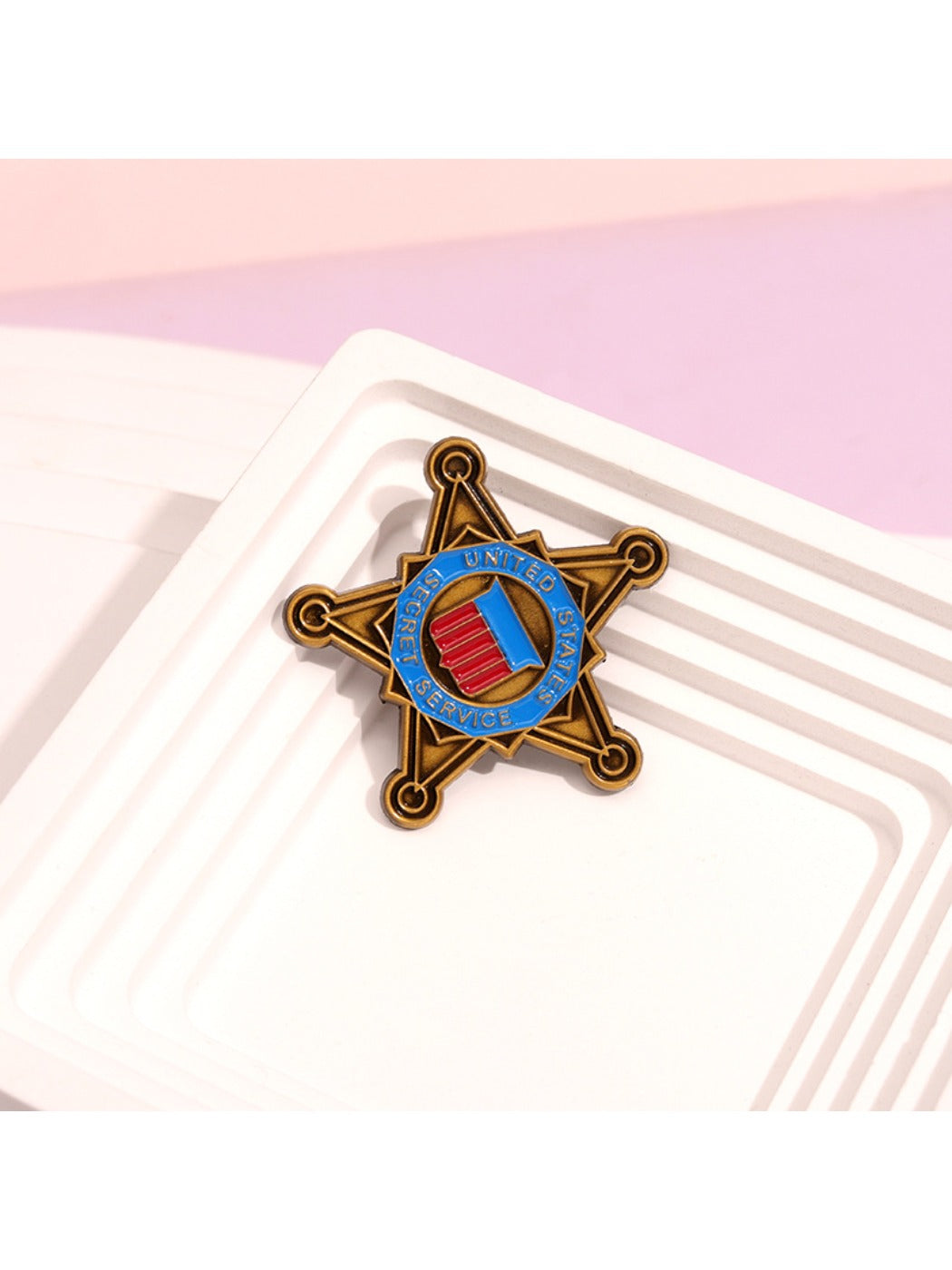Side angle of Pinori five point star fashion accessory pin