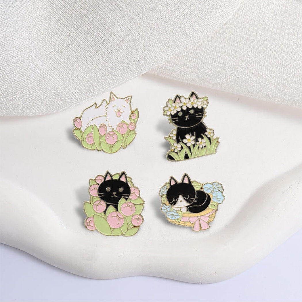Pinori - Floral Cartoon Cat Outfit Accent Brooch