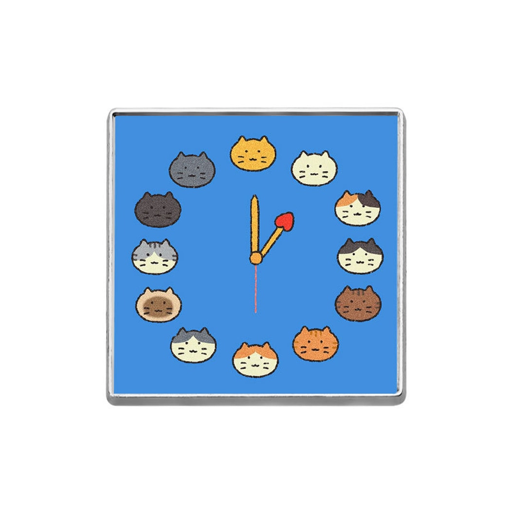 Pinori - Round Cat Face Clock Motif Decorative Pin