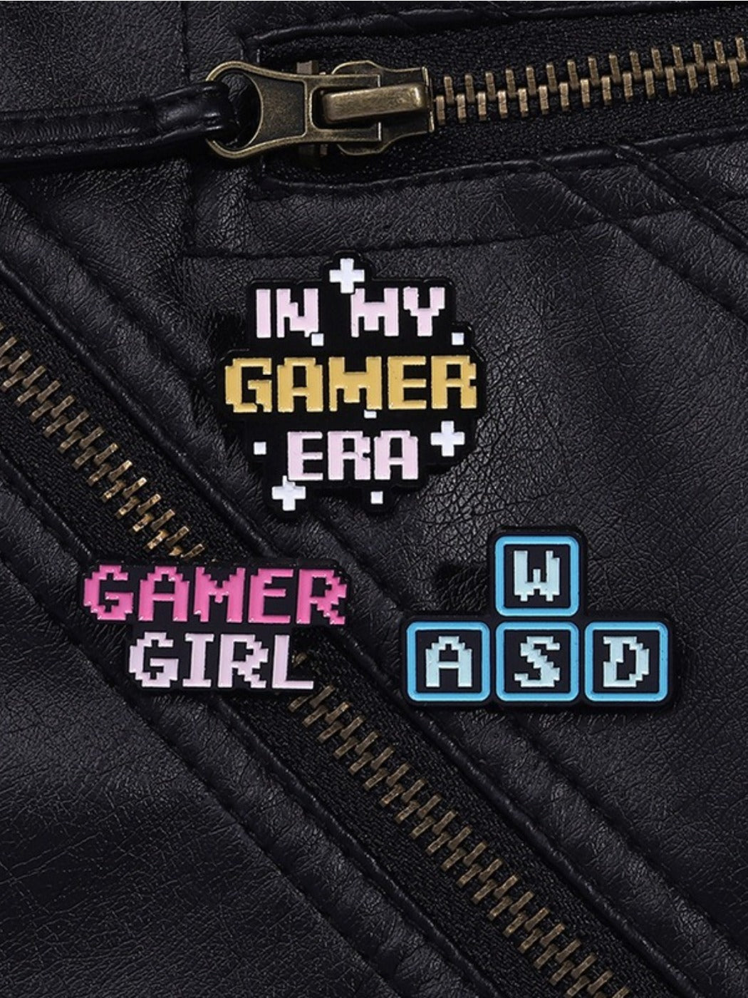 Pinori - Pixel-style Letter Design Metal Badge