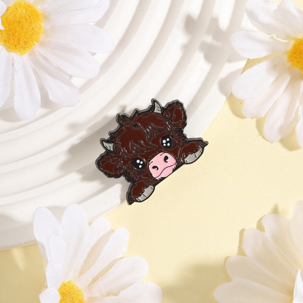 Pinori - Cute Highland Cow Motif Fashion Pin