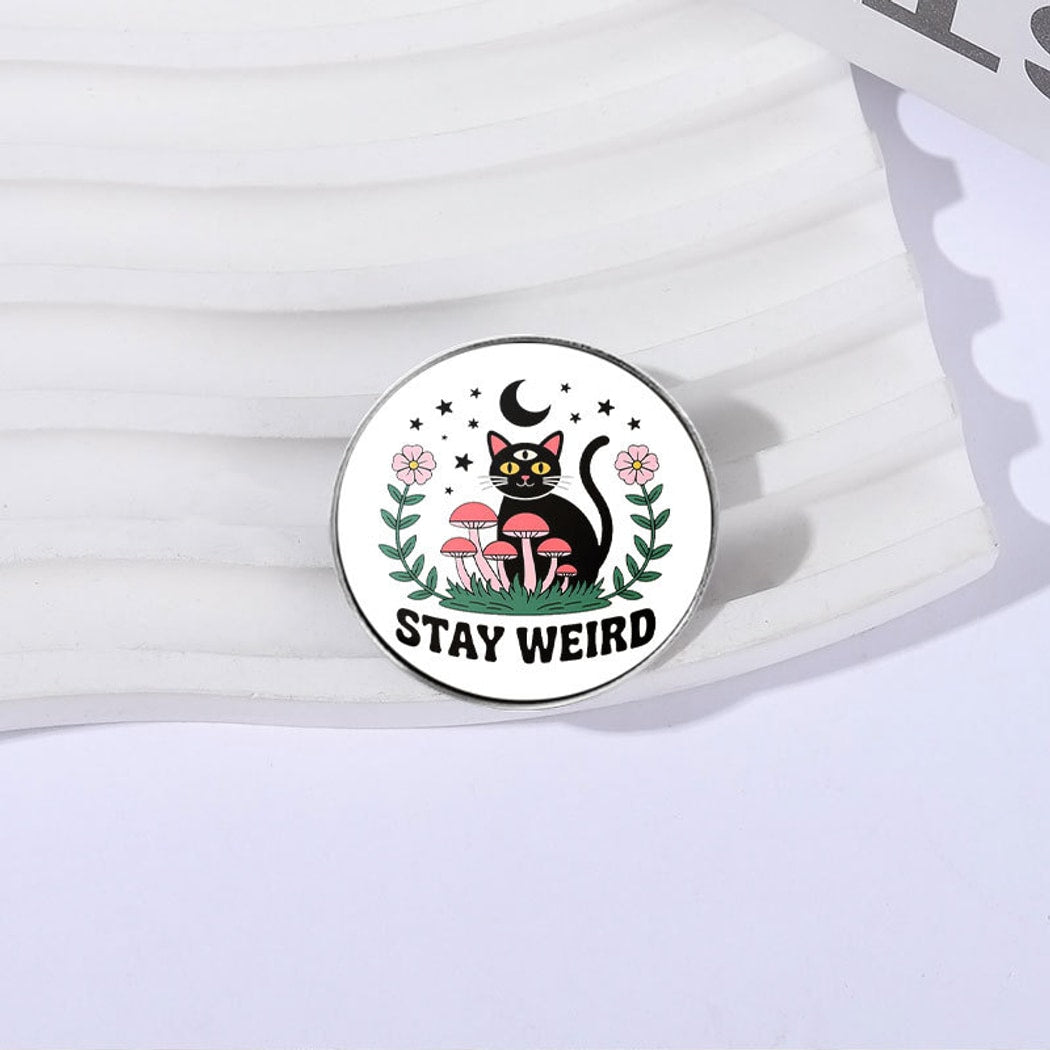 Pinori - Whimsical Round Cat Art Lapel Pin