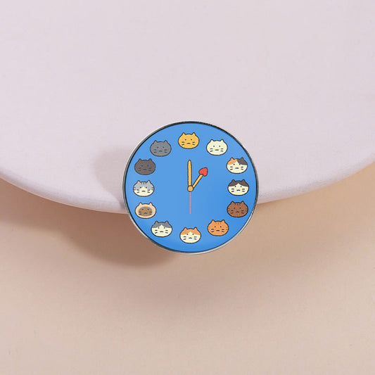 Pinori - Round Cat Face Clock Motif Decorative Pin