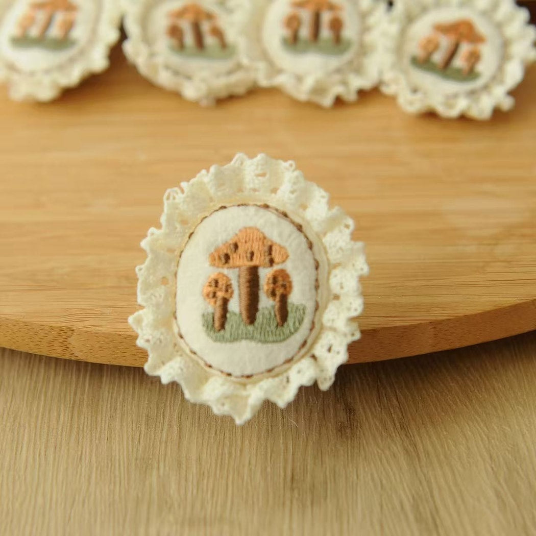 Pinori - Forest Style Mushroom Embroidery Lace Edge Pin