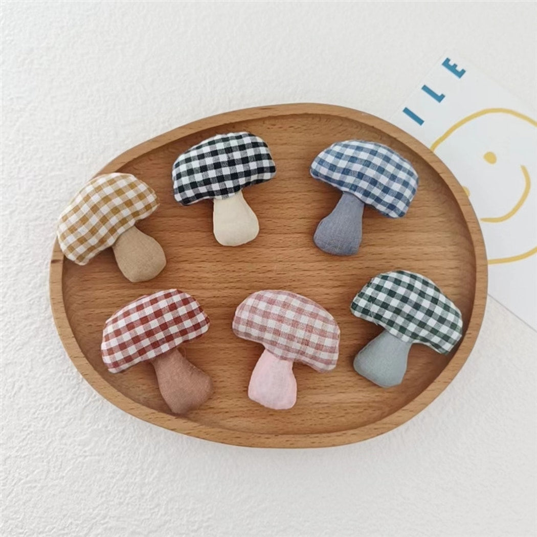 Pinori - Checked Pattern Mushroom Shape Pin