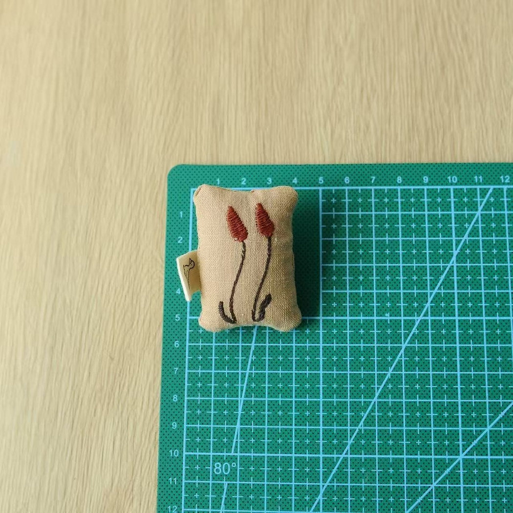 Pinori - Embroidered Mushroom Motif Pin