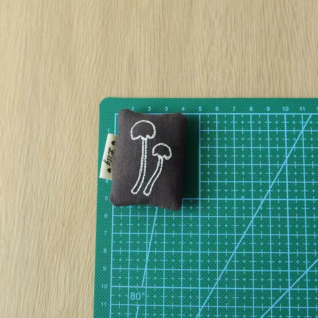 Pinori - Embroidered Mushroom Motif Pin