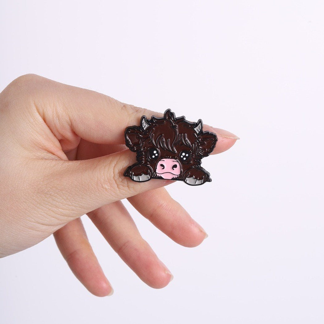 Pinori - Cute Highland Cow Motif Fashion Pin