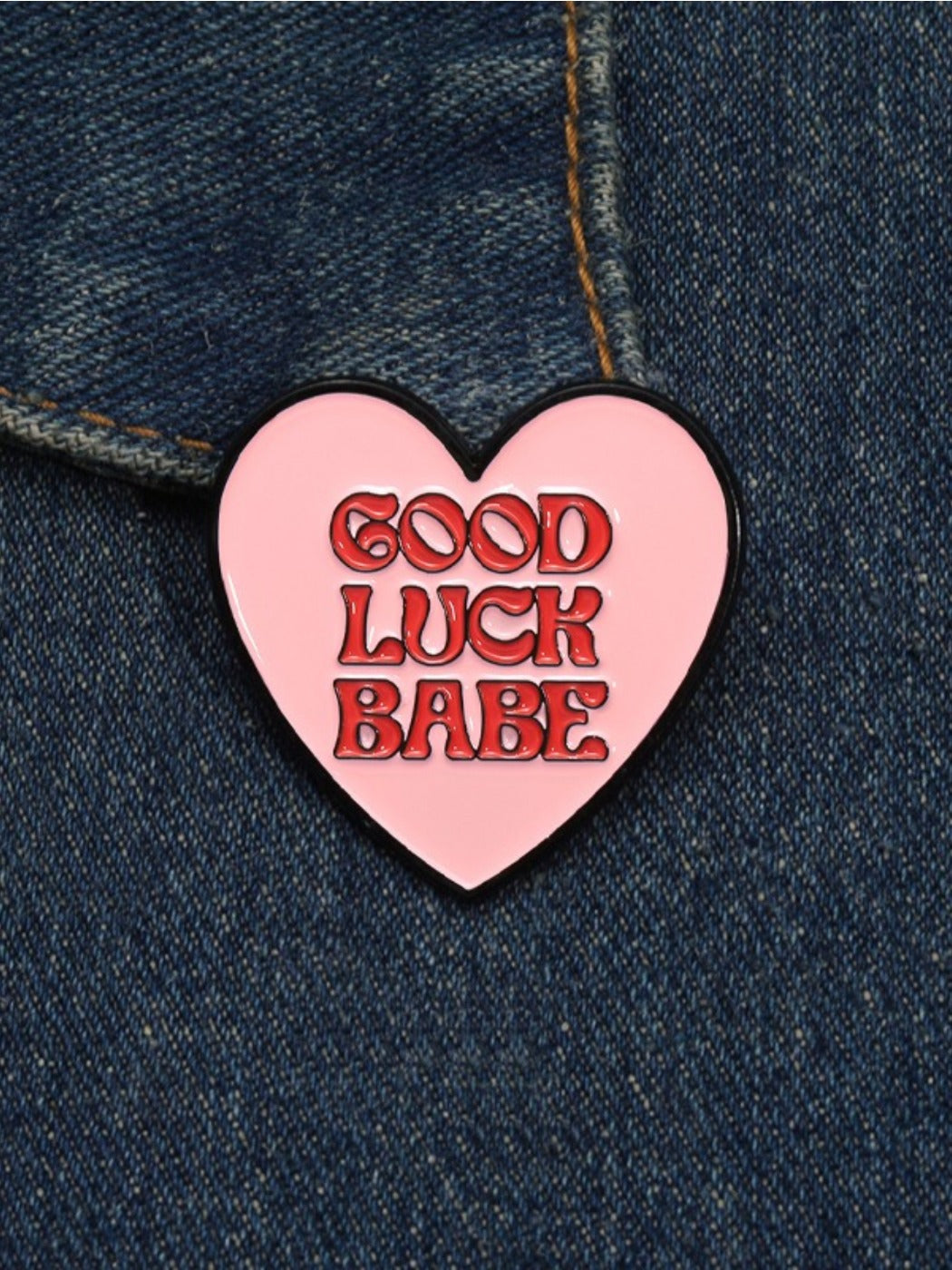 Back of Pinori stylish wind color love heart pin showing pin clasp