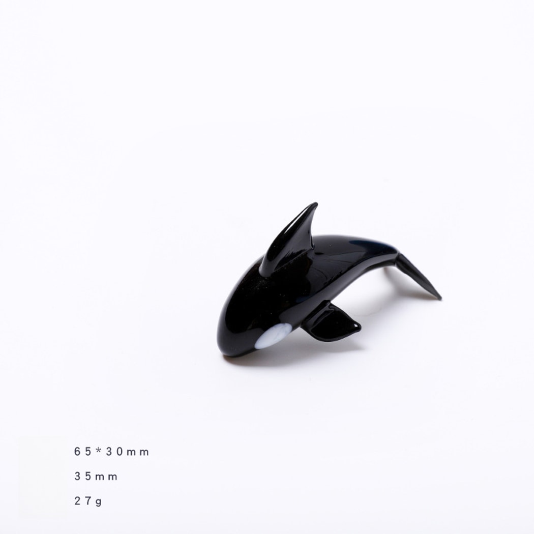Glasira - Minimal Whale Display Ornament