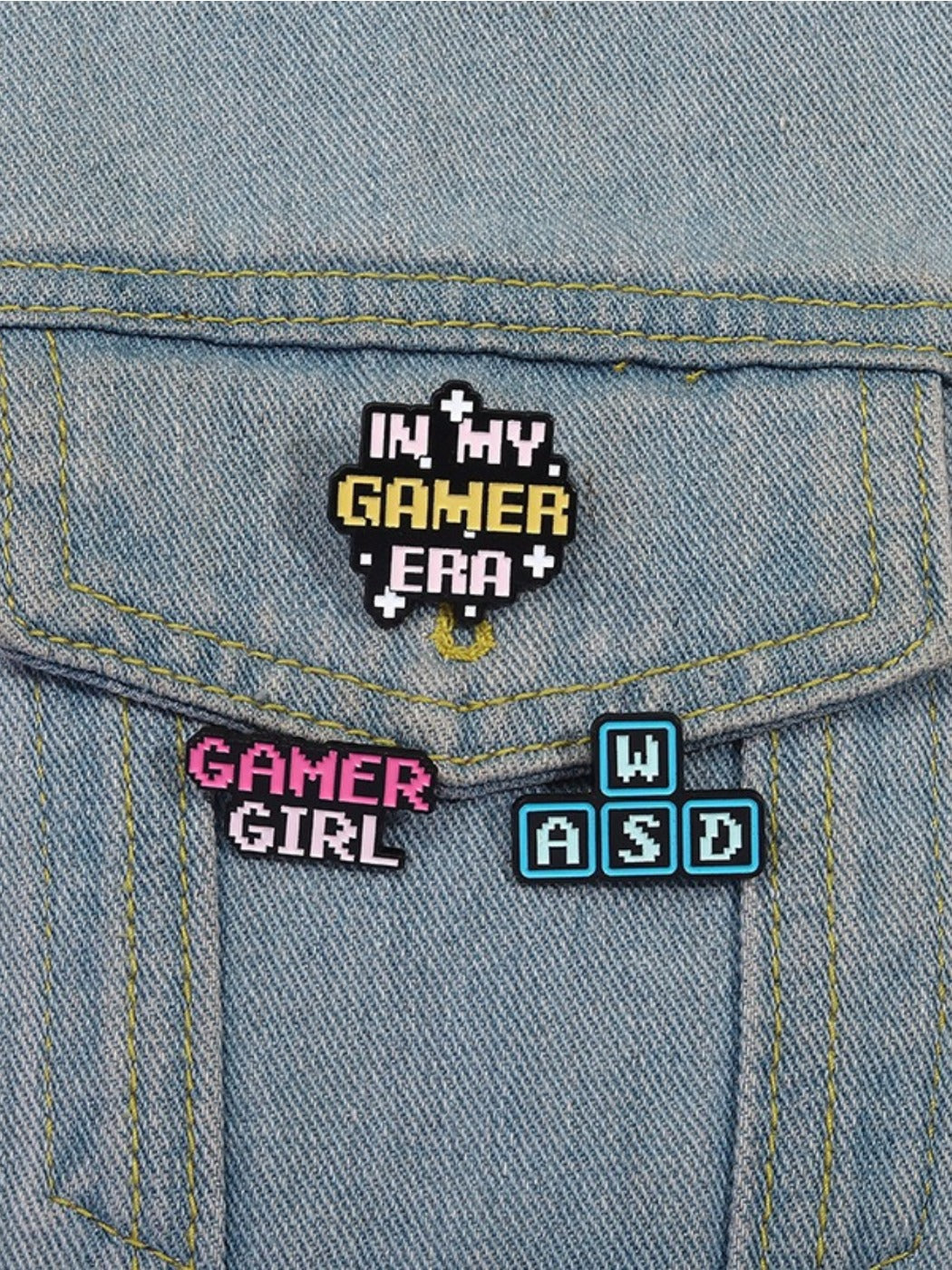 Pinori - Pixel-style Letter Design Metal Badge