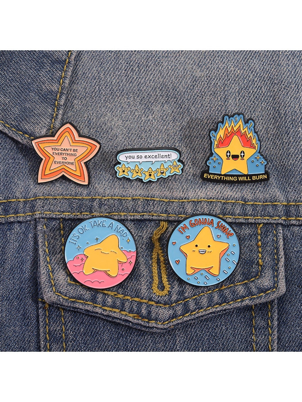 Pinori shining star pin with bright yellow and white enamel colors