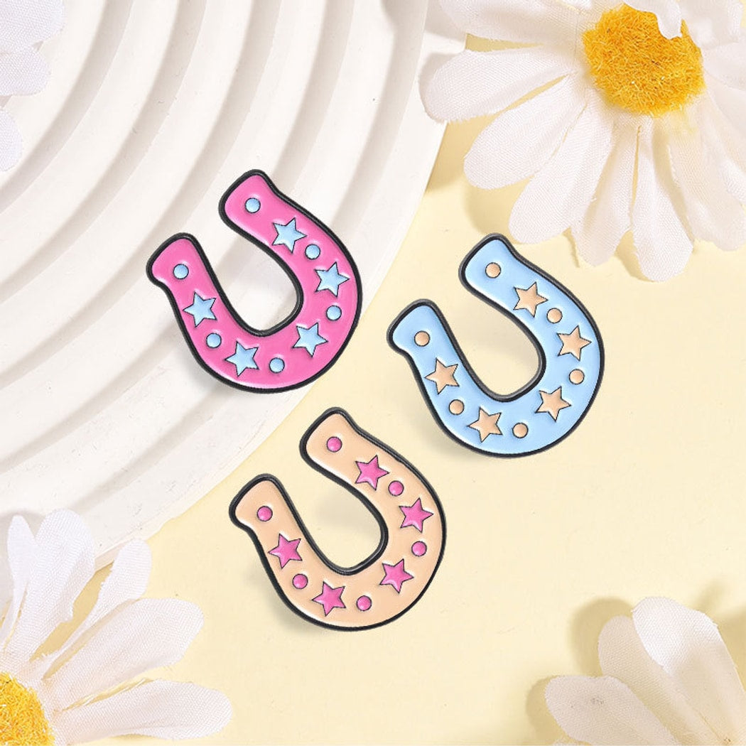 Pinori - Sweet Star Detail Horseshoe Fashion Pin