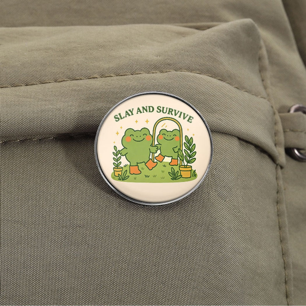 Pinori - Simple Cartoon Frog Round Pin