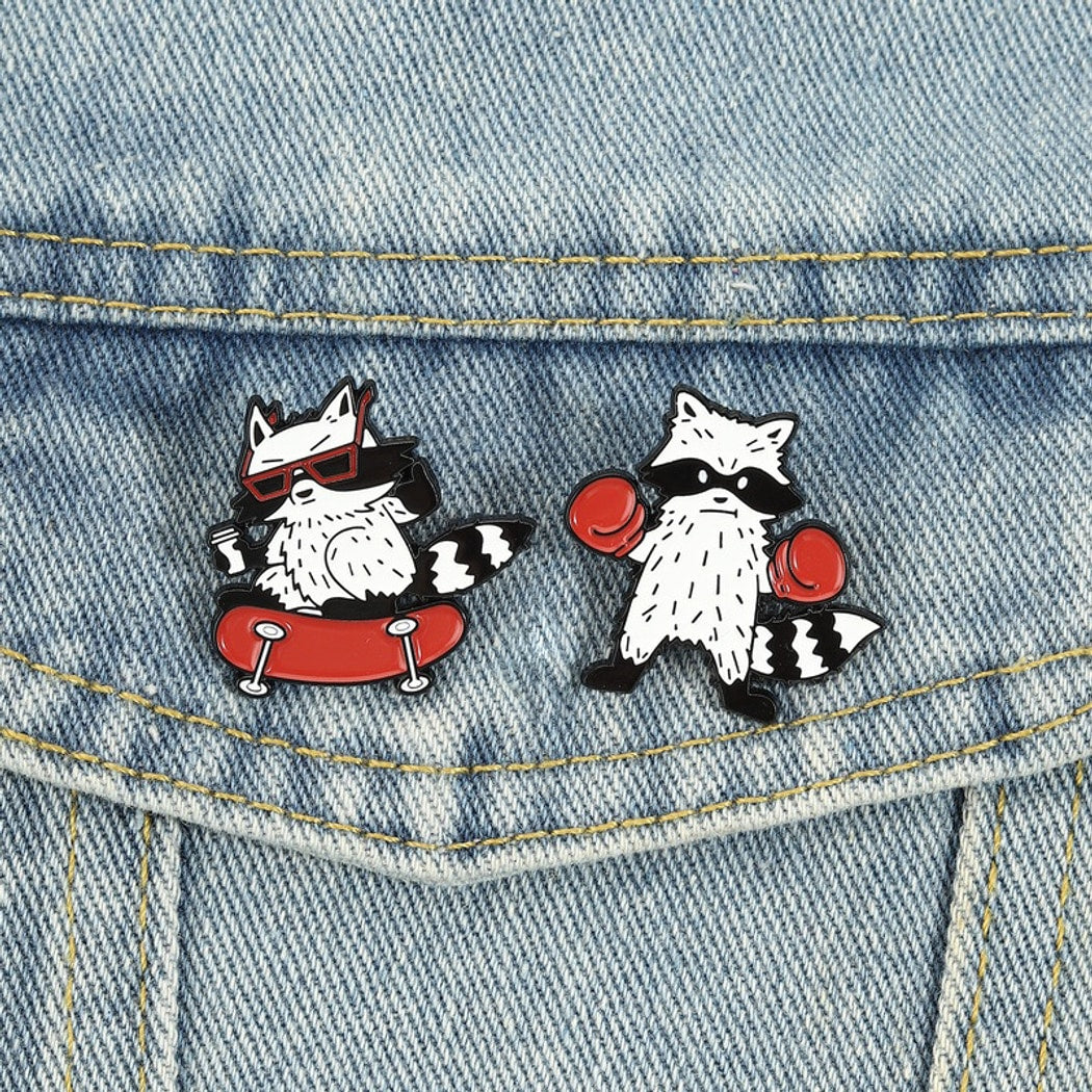 Pinori - Playful Animal Motif Raccoon Brooch Pin