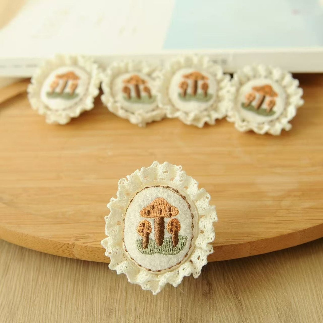 Pinori - Forest Style Mushroom Embroidery Lace Edge Pin