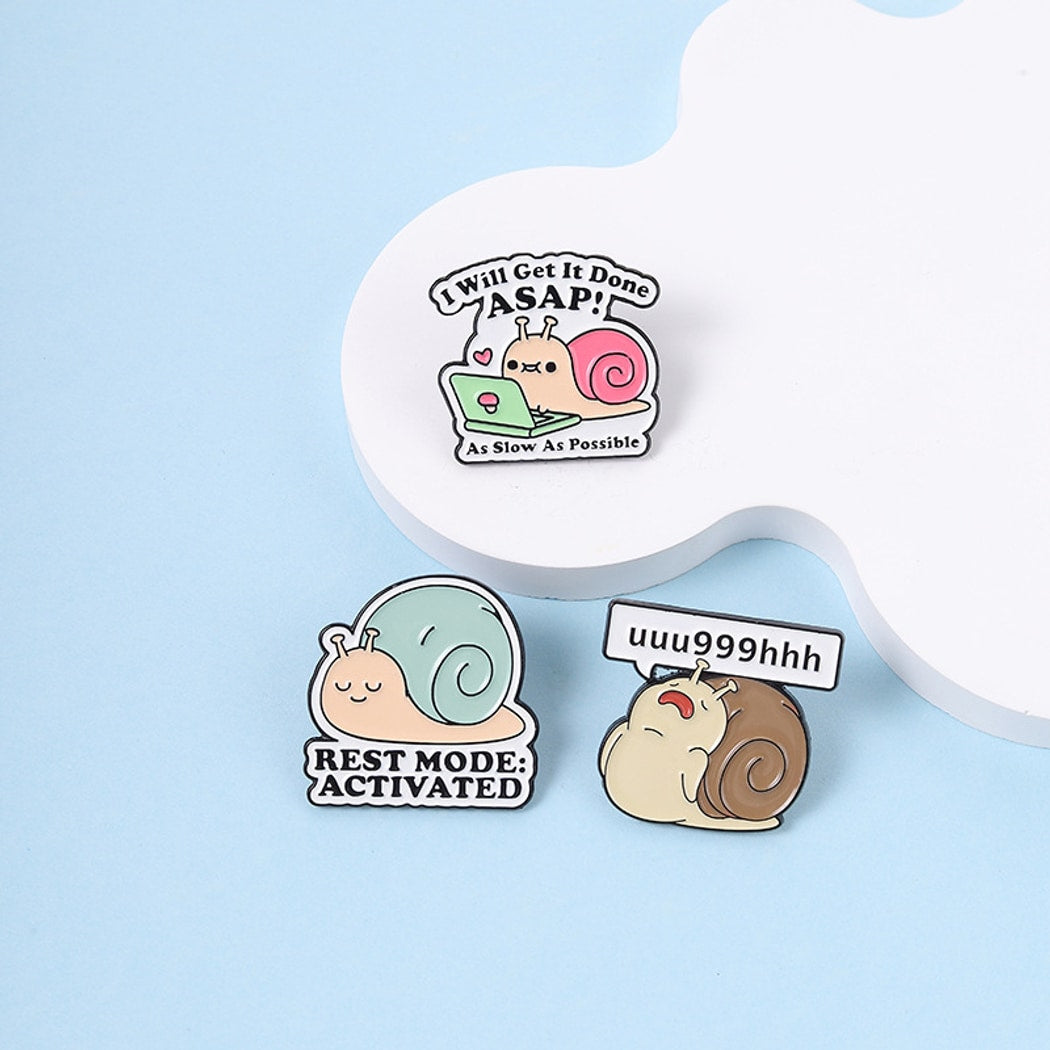 Pinori - Playful Snail Quote Cartoon Decorative Brooch