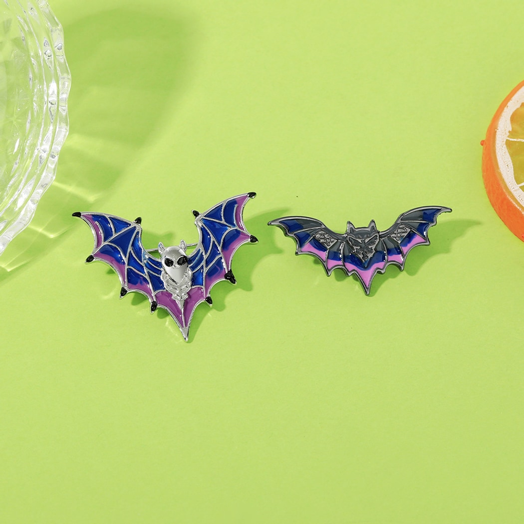 Pinori - Vintage Playful Halloween Bat Pin