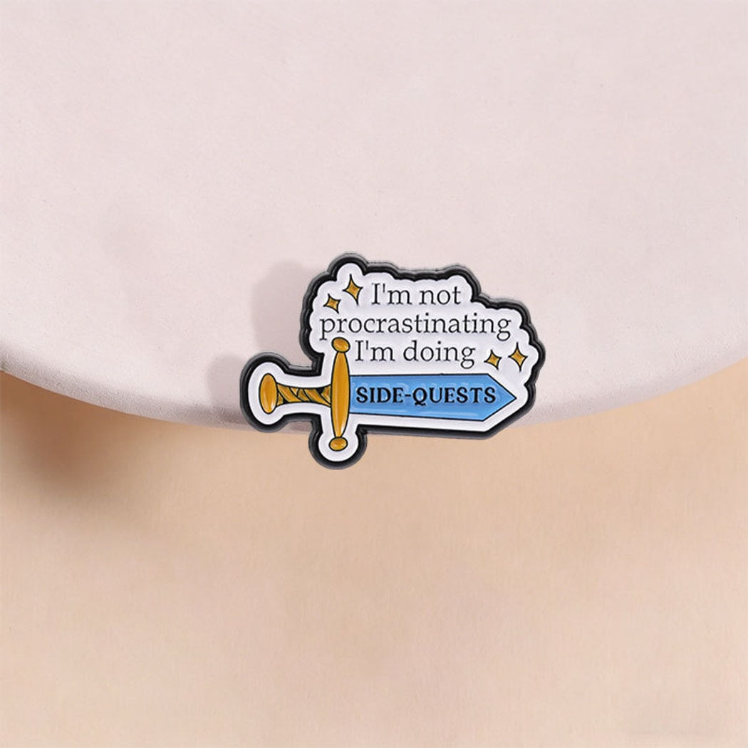Pinori - Letter Quote Geometric Line Detail Brooch