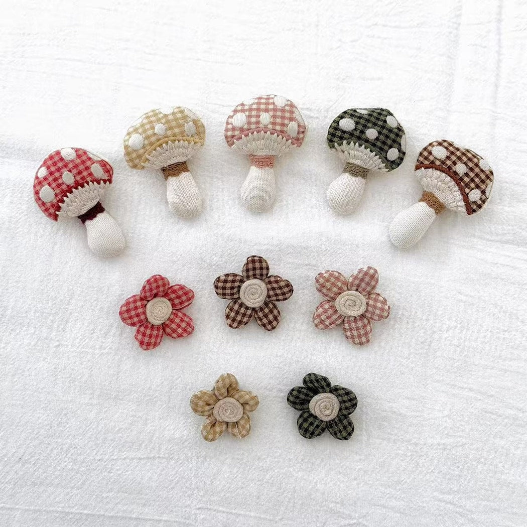 Pinori - Sweet Flower and  Mushroom Pin