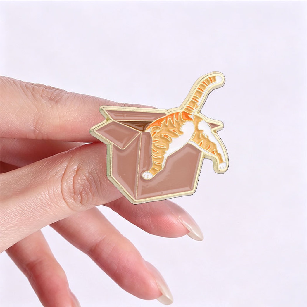 Pinori - Cute Cat in Box Cartoon Pin