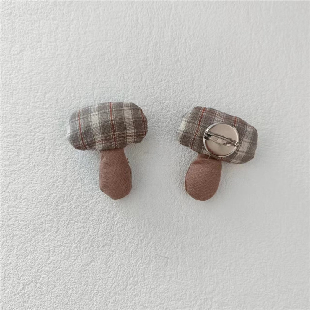 Pinori - Cute Mushroom Motif Decorative Pin