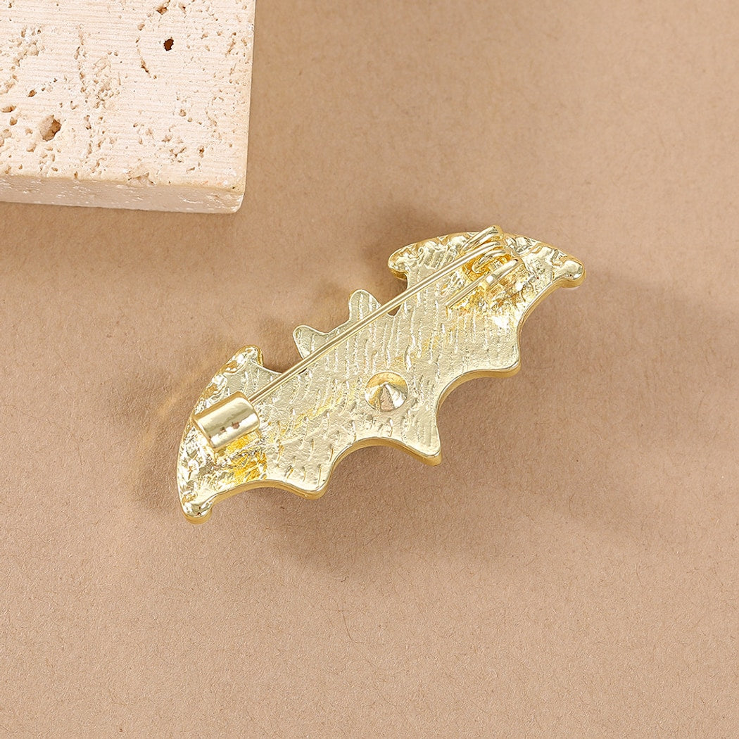 Pinori - Playful Bat Motif Halloween Fashion Pin
