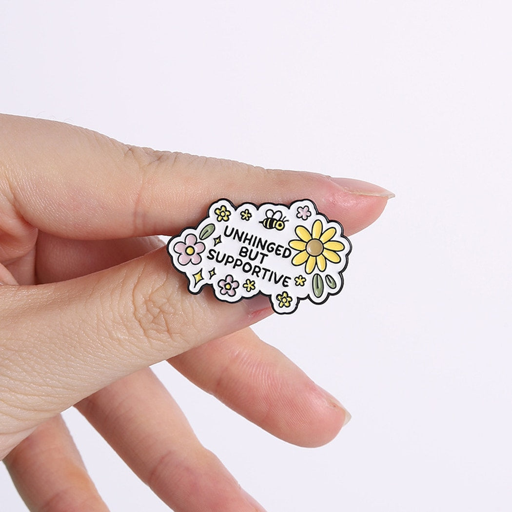 Pinori - Retro English Letter Decorative Fashion Brooch