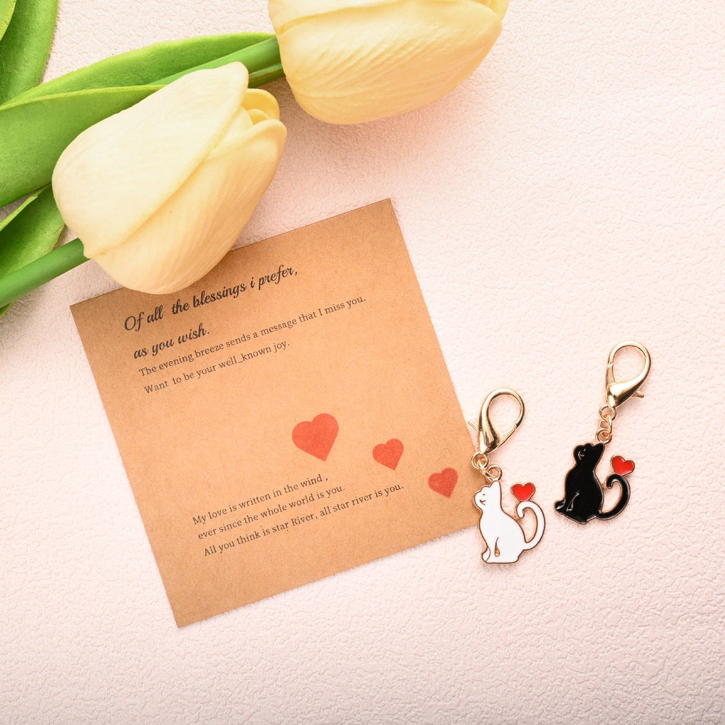 Taphug - Pocket Hug Cartoon Heart Cat Charm Keychain