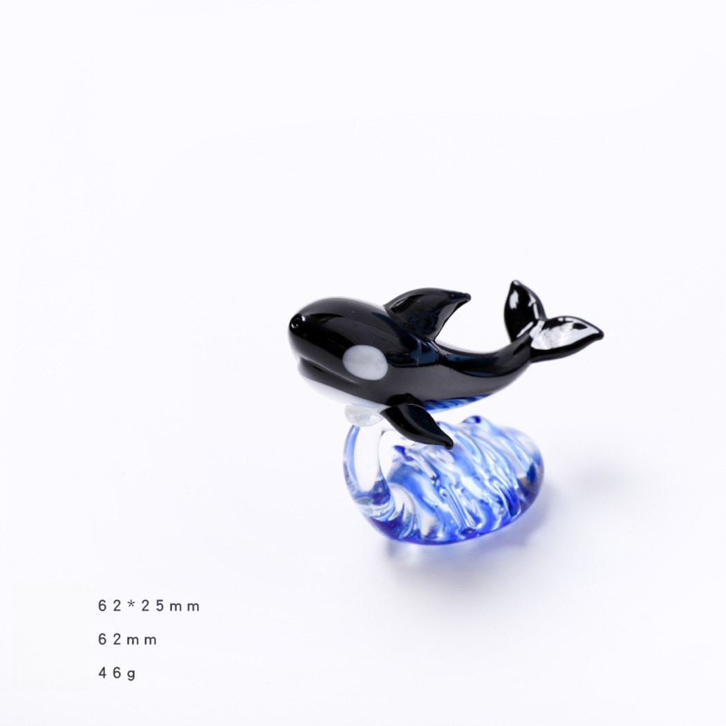 Glasira - Minimal Whale Display Ornament