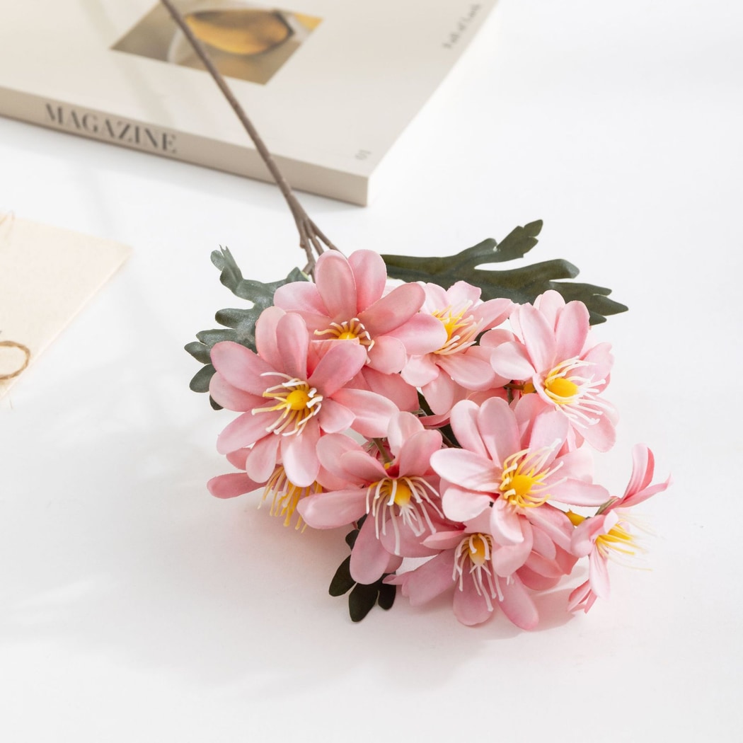 Roselle - Minimalist Decorative Daisy Artificial Flower
