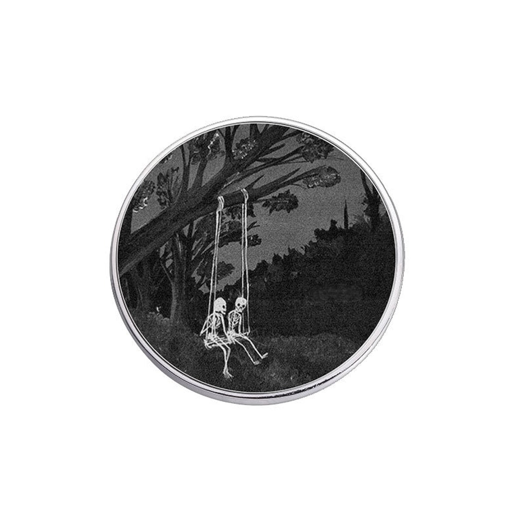 Pinori - Gothic Forest Motif Round Pin