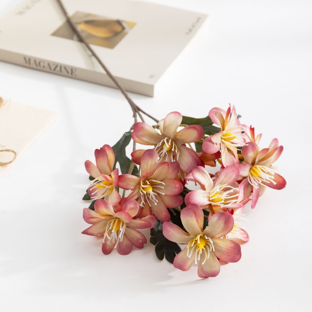 Roselle - Minimalist Decorative Daisy Artificial Flower