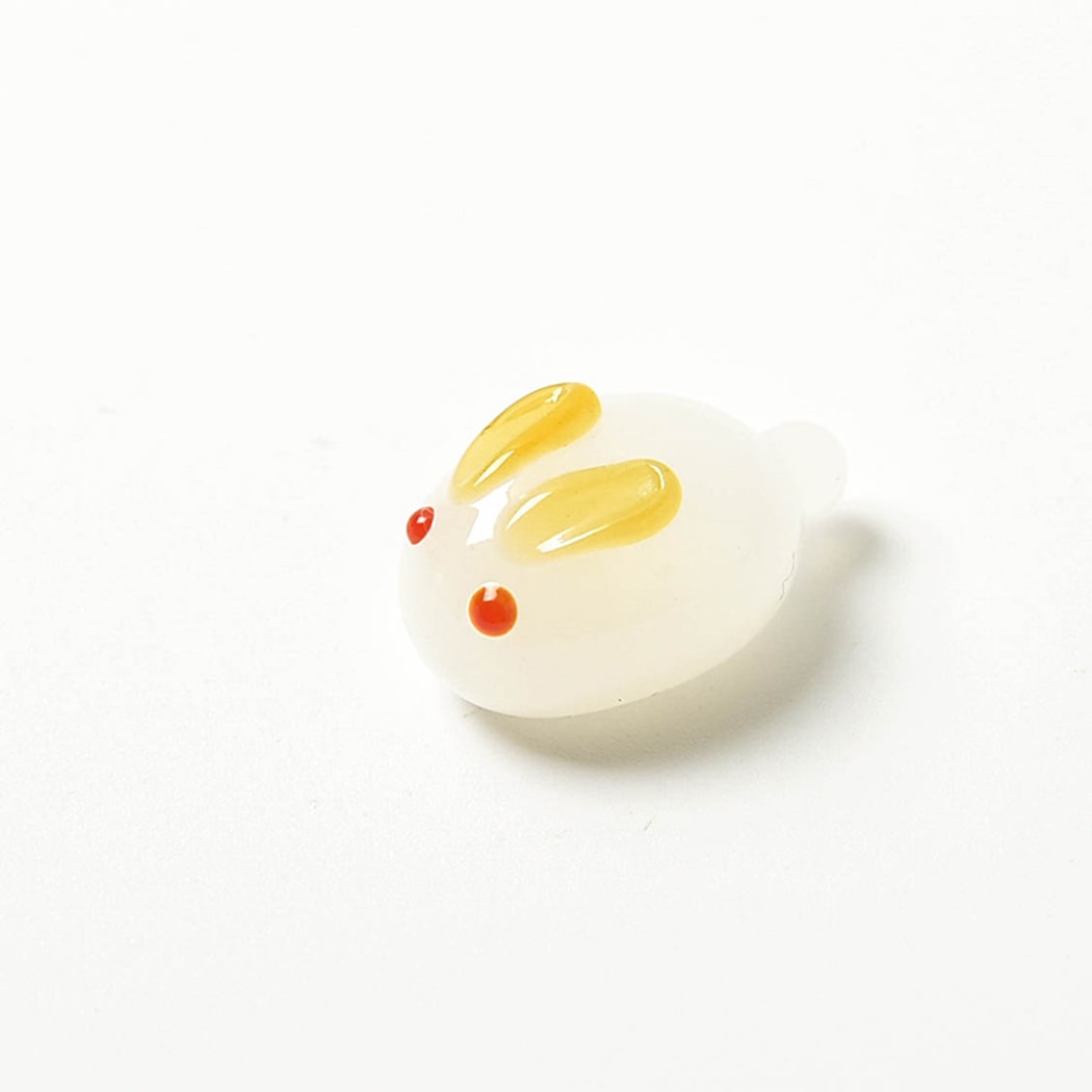 Glasira - Muted Cute Rabbit Desk Ornament