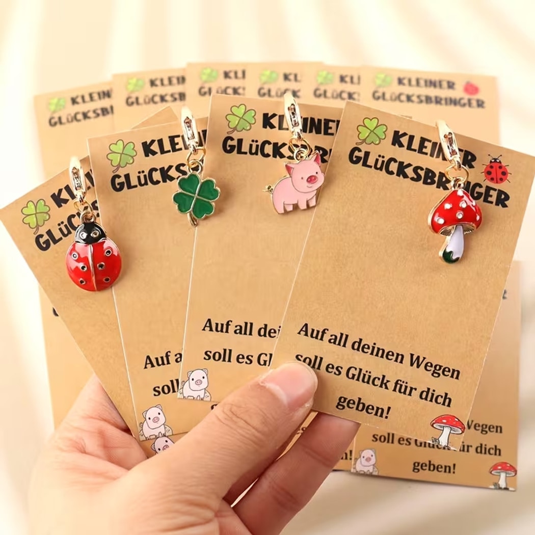 Taphug - Pocket Hug Cartoon Motif Keychain Set