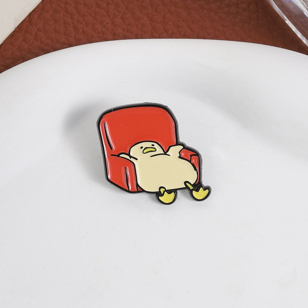 Pinori - Simple Couch Duck Character Accent Pin