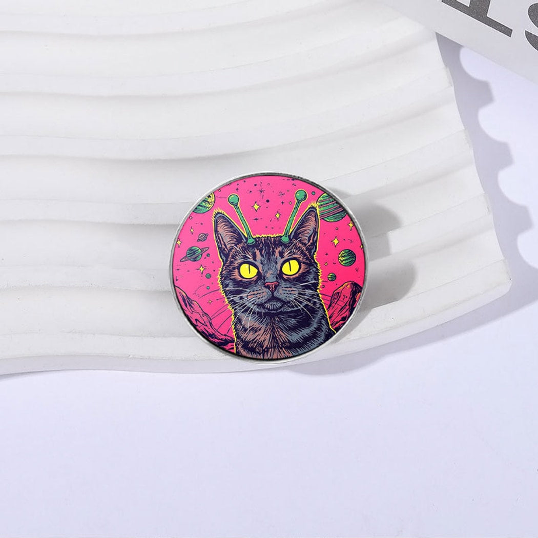 Pinori - Geometric Cat Motif Decorative Lapel Pin