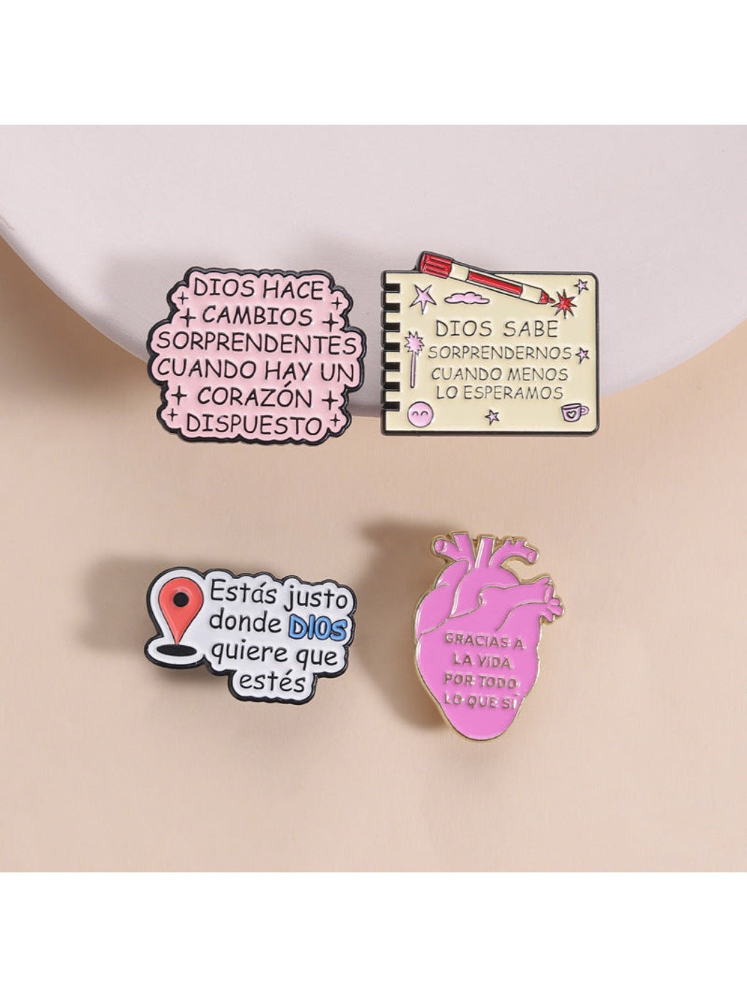 Pinori Creative Note Paper Brooch displayed on a white background
