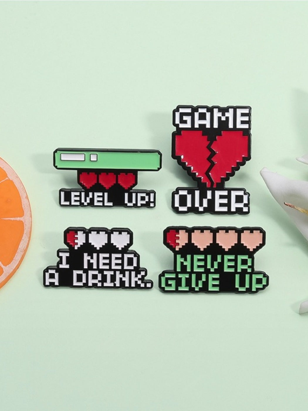 Pinori - Heart Shaped Game Life Bar Brooch