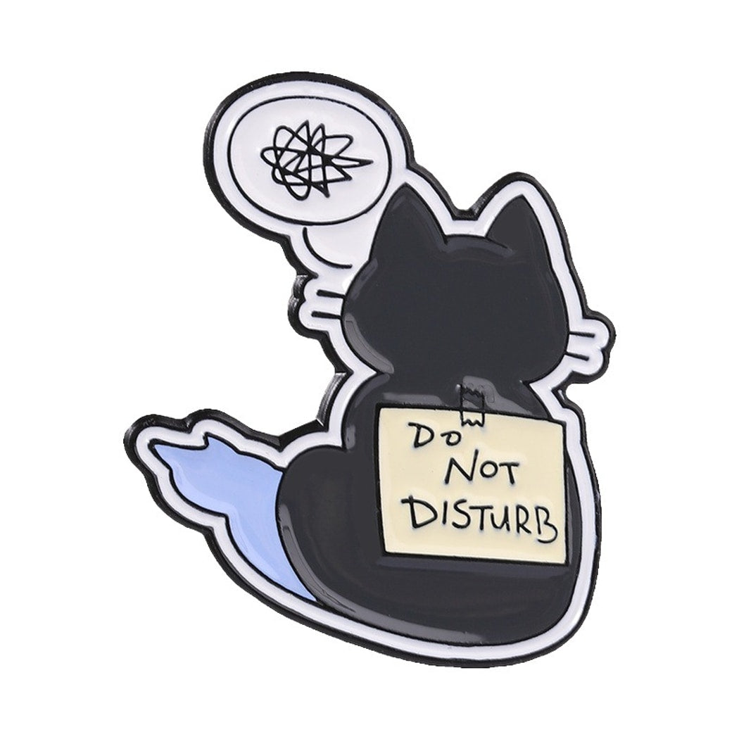 Pinori - Sleepy Cat Lapel Brooch